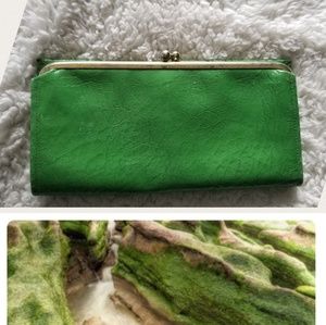 Women's Buxton Green Top Grain Leather Wallet 🔥